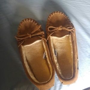 BearPaw Mocassians/Slippers